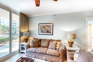 TV, DVD player, offices - 2nd Floor Upscale Condo At Waterscape 490 Feet Of Private Beach (Fort Walton Beach)