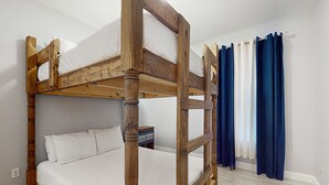 2 chambres, fer et planche à repasser, lit parapluie, Wi-Fi