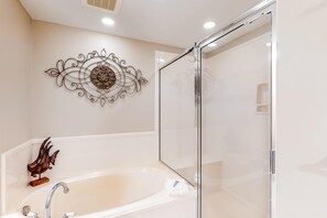 Shower, towels - 3rd Floor Warm, Welcoming Condo On Okaloosa Island Waterfall, Lazy River (Fort Walton Beach)