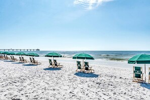 On the beach - Inviting Gulf-Front Condo At Waterscape 490 Feet Of Private Beach (Fort Walton Beach)