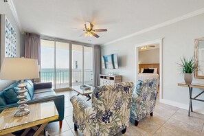 TV, DVD player, offices - Spacious Rental W/ Views Of The Gulf, Beach Service, Walk To Restaurants (Fort Walton Beach)
