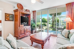 TV, DVD player, offices - 2nd Floor Cozy Condo At Waterscape 490 Feet Of Private Beach (Fort Walton Beach)