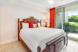 1 bedroom, iron/ironing board, WiFi, bed sheets - 2nd Floor Cozy Condo At Waterscape 490 Feet Of Private Beach (Fort Walton Beach)