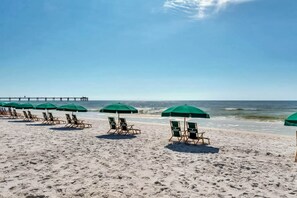 On the beach - Beachy Gulf-front condo at Waterscape Washer/dryer in-unit 490 feet of beach (Fort Walton Beach)