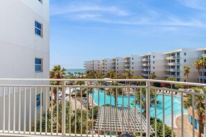 Property grounds - Beautiful, Spacious Condo At Waterscape Children's Playground, 2 Hot Tubs (Fort Walton Beach)