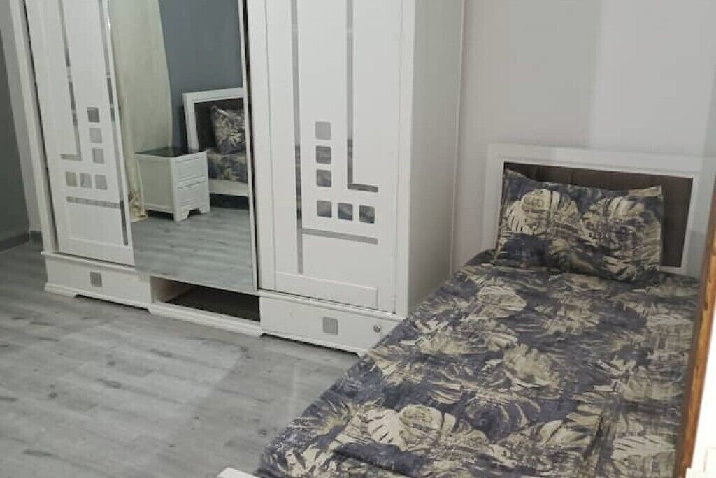 3 quartos, ferros/tábuas de passar roupa, Wi-Fi, roupa de cama