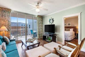 TV, DVD player, offices - Beach-Chic Condo On Okaloosa Island Steps To Beach Lazy River (Fort Walton Beach)