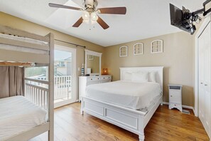 2 bedrooms, WiFi, bed sheets - Comfy townhome with pool, patio, WiFi, & W/D - walkable location to the beach (Miramar Beach)