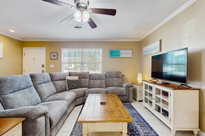 TV, offices - Comfy townhome with pool, patio, WiFi, & W/D - walkable location to the beach (Miramar Beach)