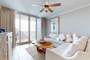 TV, DVD player, offices - Inviting, Beach-Chic Condo On Okaloosa Island 490 Feet Of Private Beach (Fort Walton Beach)