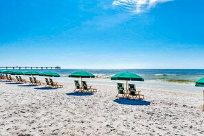 Beach nearby - Inviting, Beach-Chic Condo On Okaloosa Island 490 Feet Of Private Beach (Fort Walton Beach)