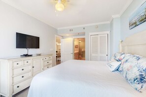 2 bedrooms, iron/ironing board, WiFi, bed sheets - Elegant, Spacious Condo On Okaloosa Island 490 Feet Of Private Beach (Fort Walton Beach)