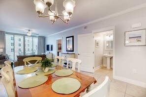 Interior - Elegant, Spacious Condo On Okaloosa Island 490 Feet Of Private Beach (Fort Walton Beach)