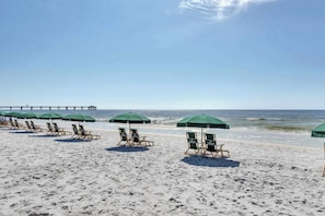 On the beach - Elegant, Spacious Condo On Okaloosa Island 490 Feet Of Private Beach (Fort Walton Beach)
