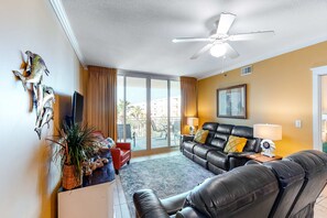 TV, DVD player, offices - Inviting Tropical Condo At Waterscape w/ Shared Pool & Hot Tub - Private Beach (Fort Walton Beach)