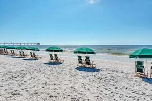 On the beach - Inviting Tropical Condo At Waterscape w/ Shared Pool & Hot Tub - Private Beach (Fort Walton Beach)