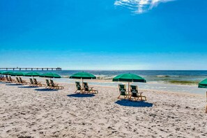 On the beach - 6th Floor Inviting Condo At Waterscape 490 Feet Of Private Beach (Fort Walton Beach)