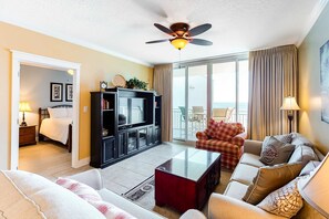 2 bedrooms, iron/ironing board, WiFi, bed sheets - 6th Floor Inviting Condo At Waterscape 490 Feet Of Private Beach (Fort Walton Beach)