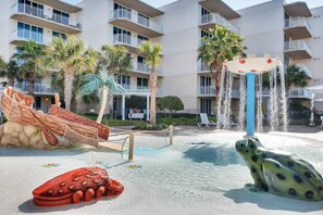 Children’s area - 2nd Floor Welcoming Condo At Waterscape 490 Feet Of Private Beach (Fort Walton Beach)