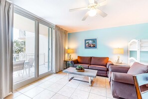TV, DVD player, offices - 2nd Floor Welcoming Condo At Waterscape 490 Feet Of Private Beach (Fort Walton Beach)