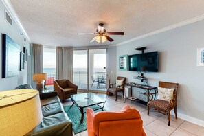 TV, DVD player, offices - 6th-floor charming condo with amazing views & pools (Perdido Key)