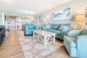 TV, DVD player, offices - Gorgeous Oceanfront condo with washer/dryer, Gulf-front balcony & pool/hot tub (Perdido Key)