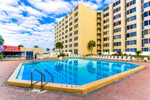 Pool - Beachfront Condo with Access to Pool, Gym, & Game Room - Snowbirds Welcome (Panama City Beach)