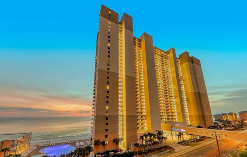 Gulf-Front Condo w/ 14th-Floor Views, Beach Service & Shared Pools/Hot Tubs