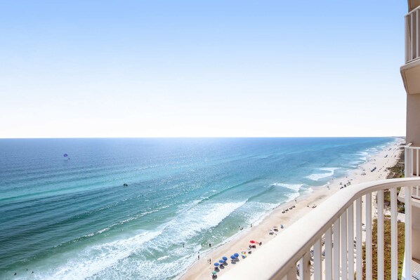 On the beach - 16th-floor waterfront condo with fast WiFi, Gulf view, pools, hot tubs, & gym (Panama City Beach)