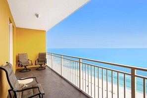 Property grounds - Oceanfront, 14th-floor condo with pool, ocean view & high-speed WiFi (Panama City Beach)