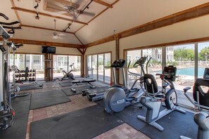 Fitness facility - Blue Mountain Beach – charming 2nd floor condo with pool view (Santa Rosa Beach)