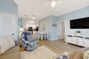 TV - 2nd-floor condo near beach with balcony, outdoor pool, streaming, & washer/dryer (Santa Rosa Beach)