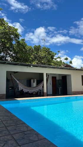 Casa Paraviana - Gourmet area with barbecue and swimming pool. 4 bedrooms, 4 bathrooms.