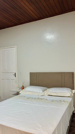 4 Schlafzimmer, Bügeleisen/Bügelbrett, kostenloses WLAN, Bettwäsche