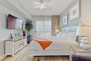 2 bedrooms, iron/ironing board, WiFi, bed sheets - Gulf-front condo with high-speed WiFi, pools, hot tubs & beach access (Panama City Beach)