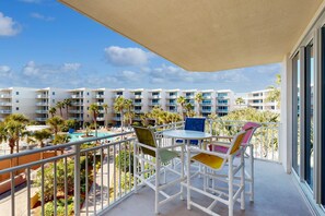 Outdoor dining - Condo in Gulf Front Resort w/ Shared Amenities w/ Pool & Hot Tub (Fort Walton Beach)