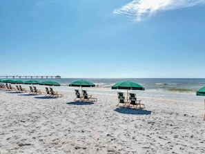 On the beach - Spacious, Coastal Condo On Okaloosa Island Waterfall, Lazy River (Fort Walton Beach)