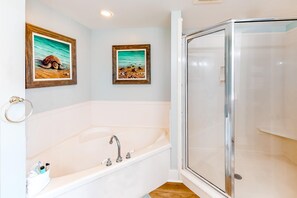 Shower, towels - Spacious, Coastal Condo On Okaloosa Island Waterfall, Lazy River (Fort Walton Beach)