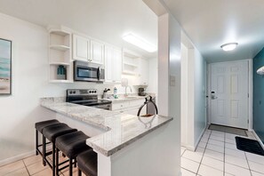 Fridge, microwave, oven, stovetop - Renovated Condo | Pool + Beach Access (Miramar Beach)