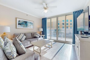 TV, DVD player, offices - 2nd Floor Waterscape Condo w/ Beach Access, Beach Service, Shared Amenities (Fort Walton Beach)