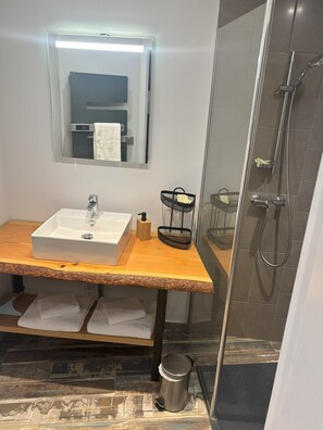 Bathroom - LES 12 DE LARROS (Gujan-Mestras)