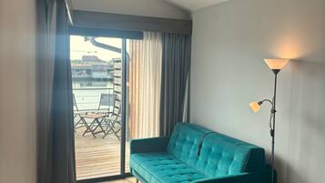 Studio | Living area