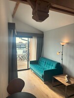 Studio | Living area