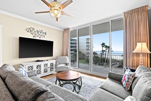TV, DVD player, offices - 3rd Floor Beach-Chic, Gulf-Front Condo At Waterscape Lazy River (Fort Walton Beach)