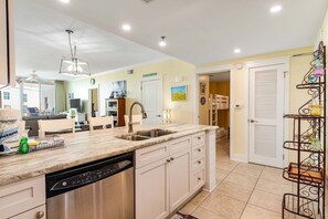 Fridge, microwave, oven, stovetop - Spacious Condo At Waterscape Lovely Gulf Views Playground, 2 Hot Tubs (Fort Walton Beach)