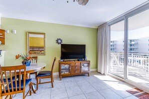 Tv, dvd-spelare och kontor