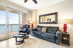 TV, DVD player, offices - Inviting & spacious 18th-floor condo with tropical pools & gym - walk to the beach (Panama City Beach)
