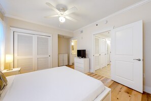 1 bedroom, iron/ironing board, WiFi, bed sheets - 2nd Floor Beautiful, Spacious Condo At Waterscape Waterfall, Lazy River (Fort Walton Beach)