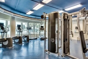 Fitness facility - Second floor beachfront condo with pool and hot tub access, W/D, and central AC (Fort Walton Beach)