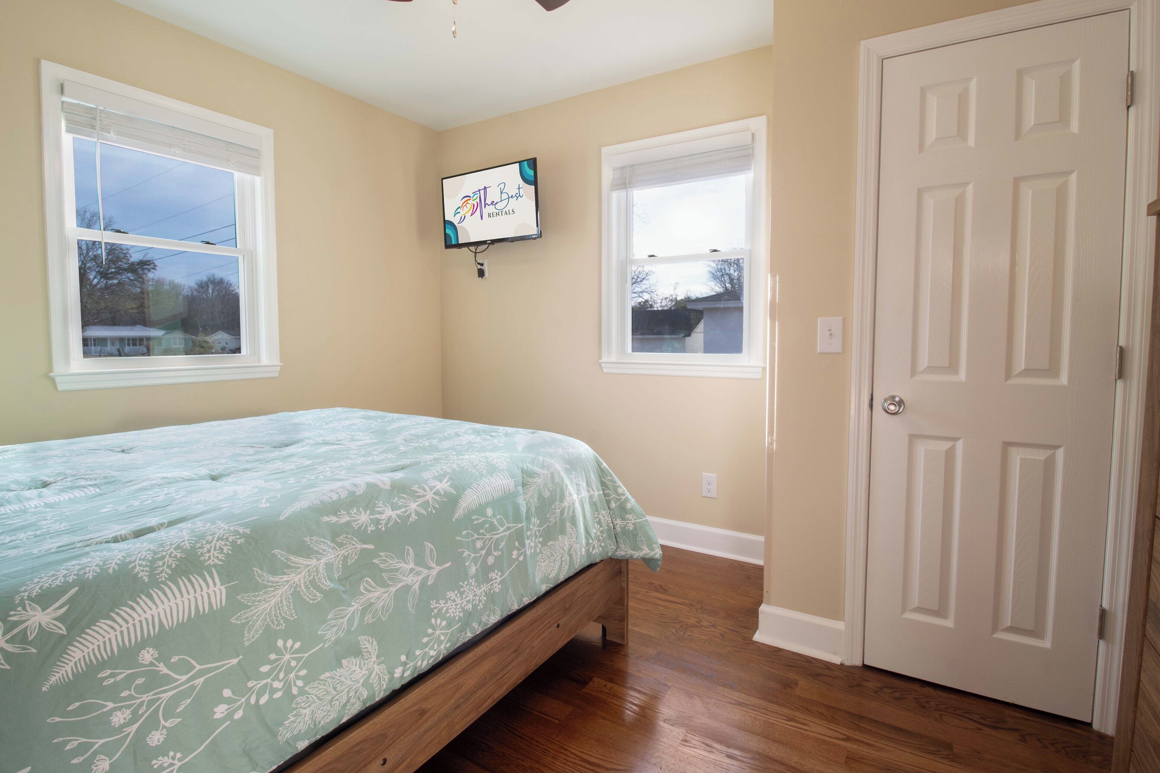 4 slaapkamers, een strijkplank/strijkijzer, wifi, beddengoed